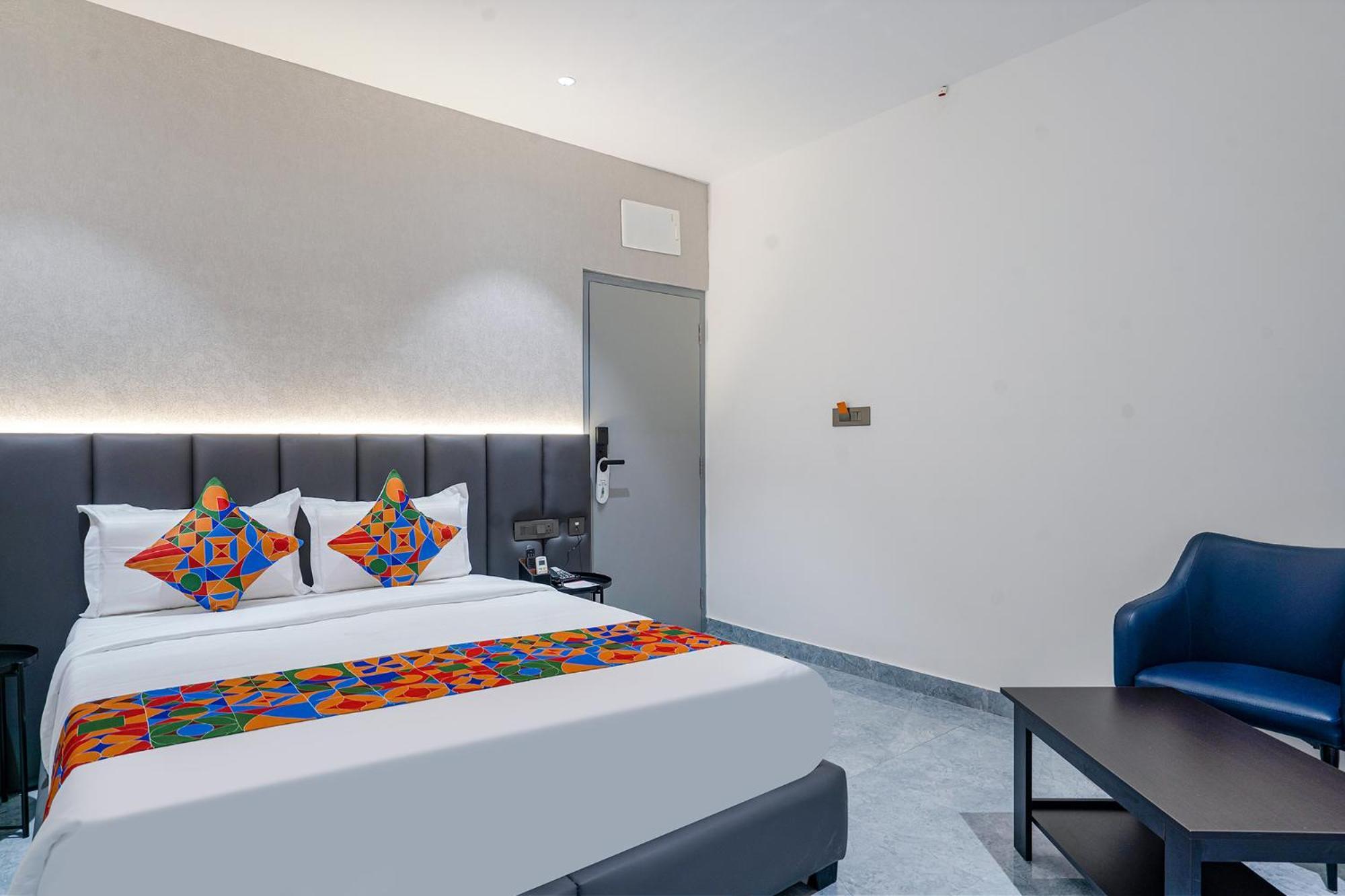 Fabhotel Prime Cloud 5 Studios Hyderabad Exterior foto